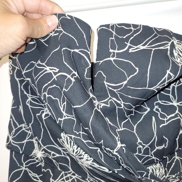 Lulu's Dancing in the Dark Black and White Print Strapless Jumpsuit Size S - Picture 8 of 16